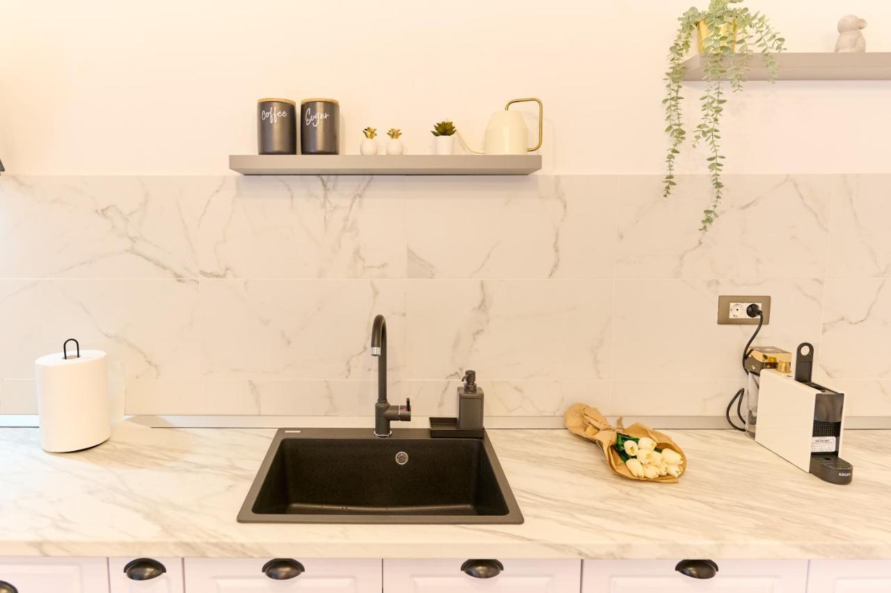 Infinity Luxury Studio - Nord10 By Alezzi Apartment Navodari Ngoại thất bức ảnh