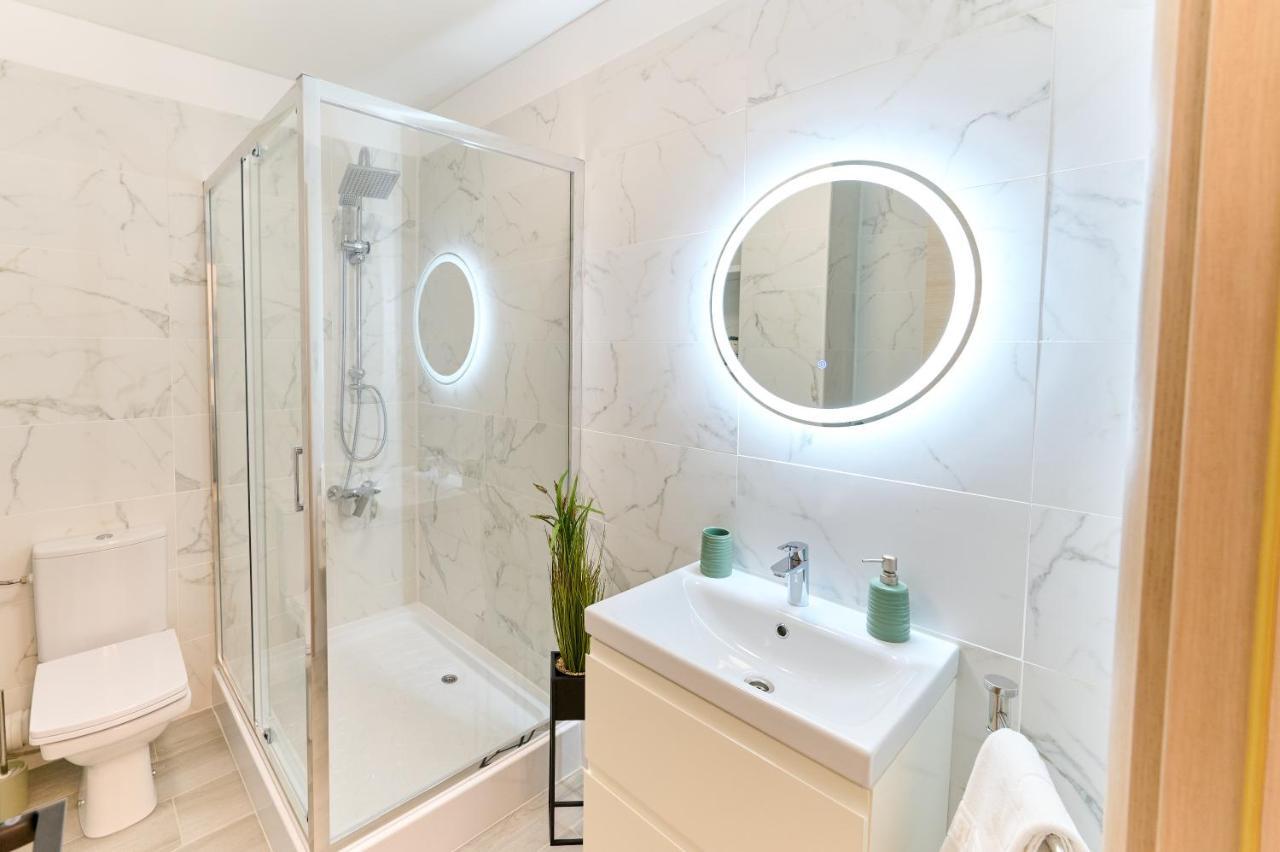 Infinity Luxury Studio - Nord10 By Alezzi Apartment Navodari Ngoại thất bức ảnh
